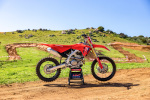 76157_25YM_CRF250R_Location_01218_ORIGINAL