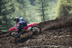 46461_19_CRF450R_Action_S1A0357_ORIGINAL