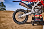27YM_CRF250RWE_Location_Detail_Extreme-Red_00601