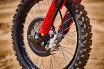 27YM_CRF250RWE_Location_Detail_Extreme-Red_01027