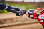 27YM_CRF250RWE_Location_Detail_Extreme-Red_01517