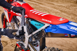 27YM_CRF250RWE_Location_Detail_Extreme-Red_01691