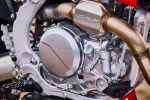 27YM_CRF450R_Location_Detail_Extreme-Red_01500
